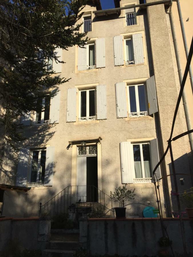 Lot Of Bed Apartment Cahors Exterior photo